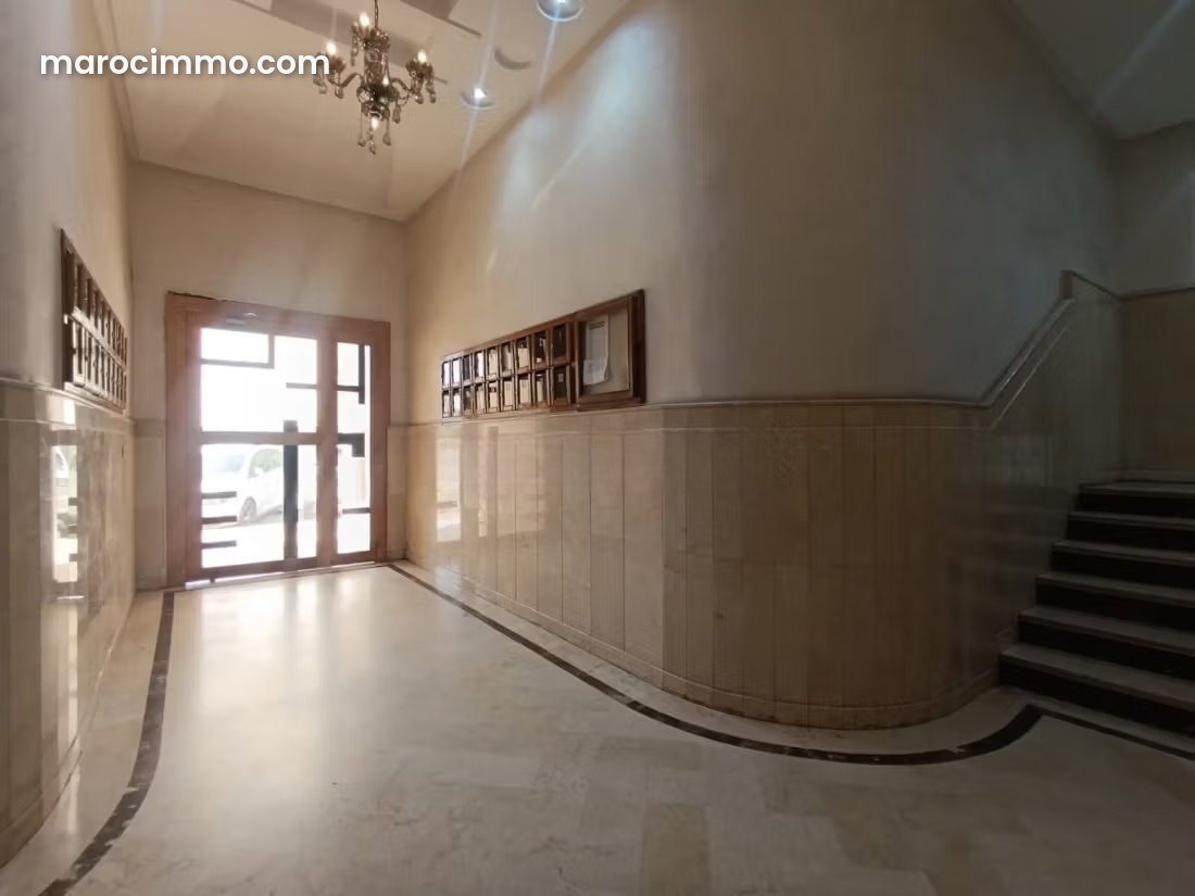 Appartement lumineux avec terrasse à louer Bourgogne Casablanca — Casablanca