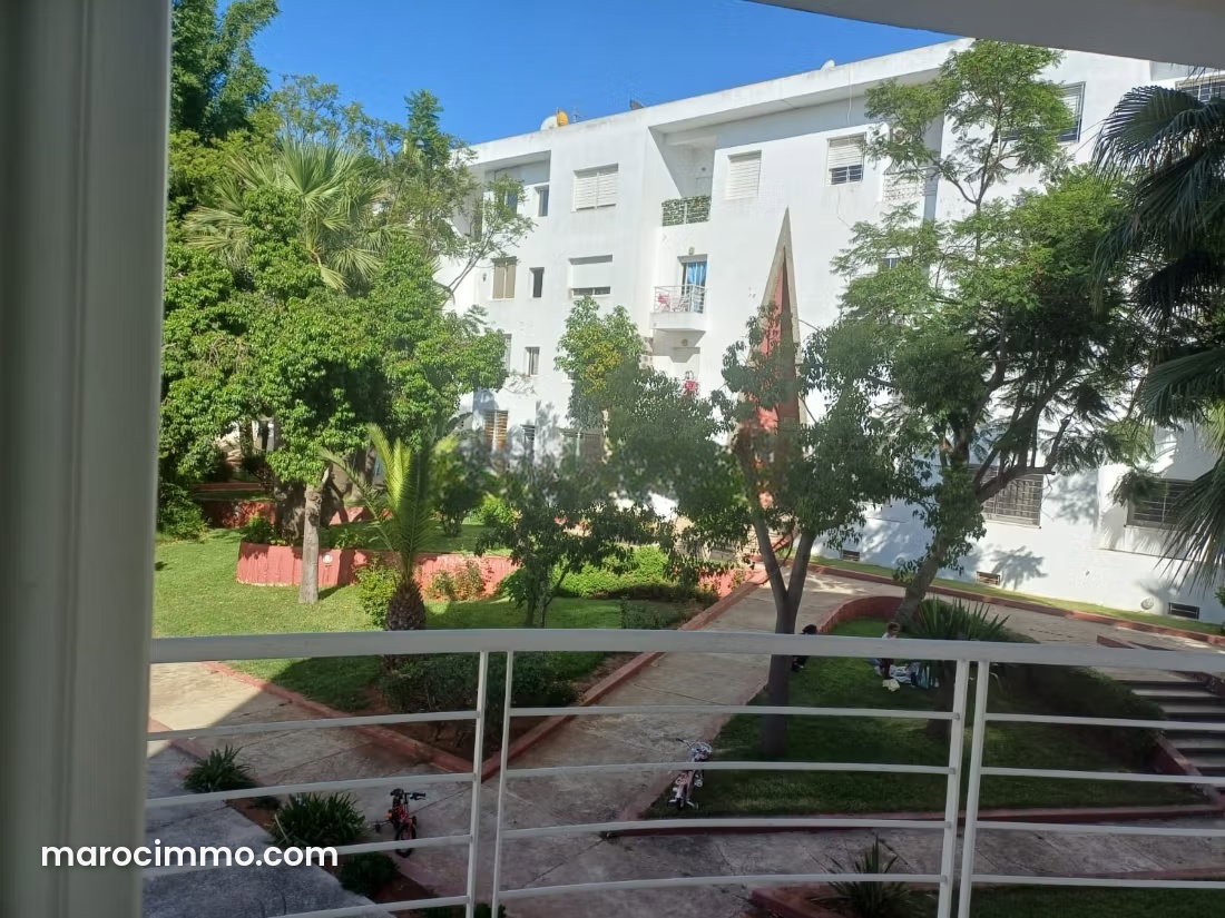 Appartement spacieux à louer à Hay Riad Rabat avec jardin — Rabat