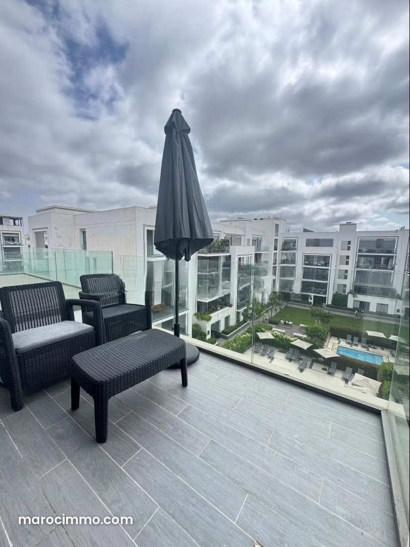 Appartement meublé à louer à Souissi, Rabat, dernier étage — Rabat