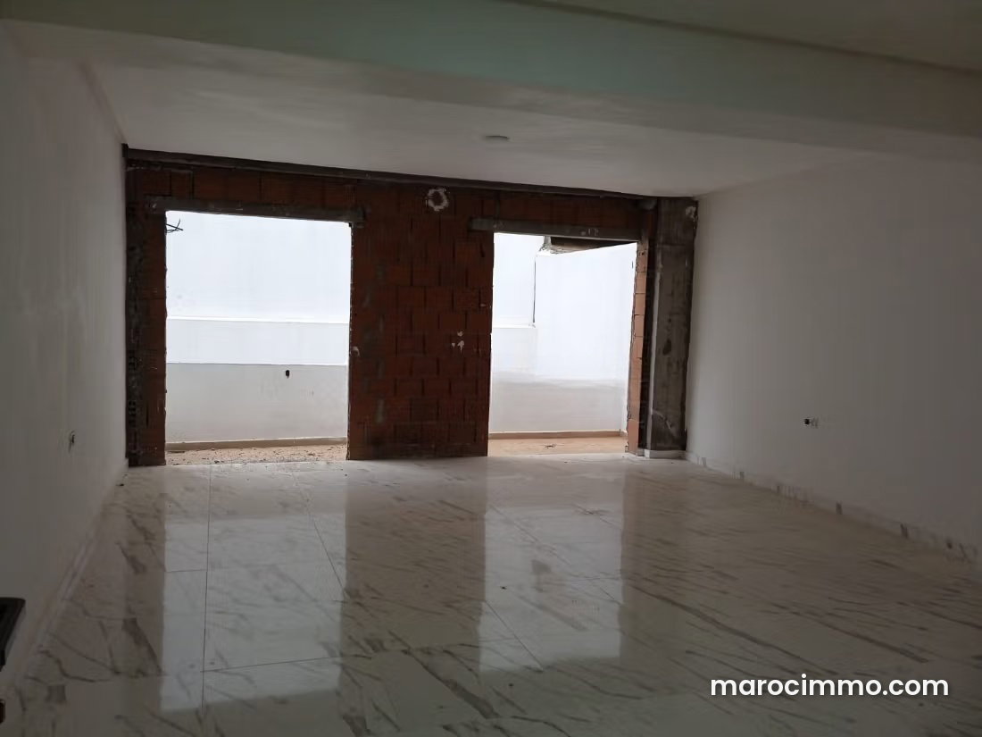 Bureau neuf avec terrasse à Maamora Kénitra à vendre — Kénitra