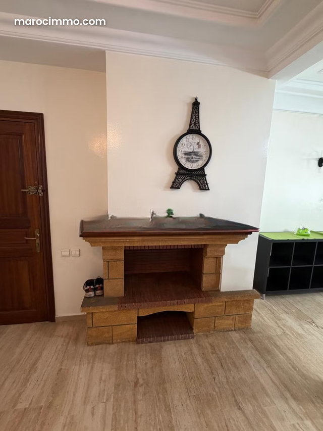 Appartement Meublé avec Cheminée – Palmier — 3