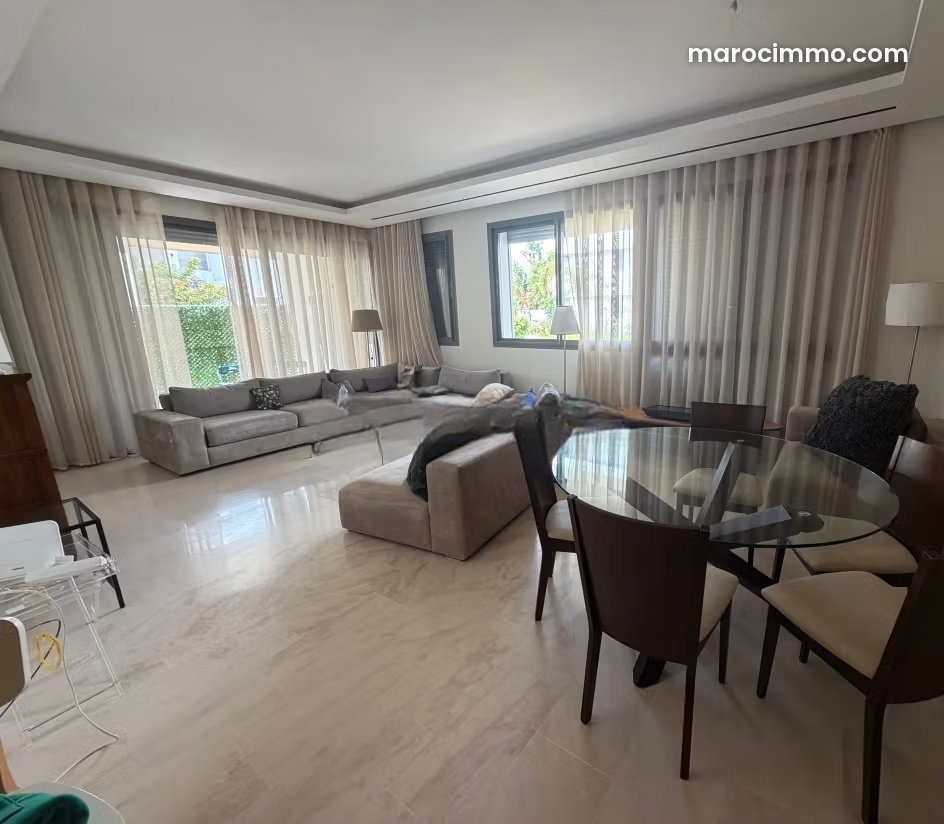 Appartement spacieux à Souissi Rabat avec terrasse et garage — Rabat