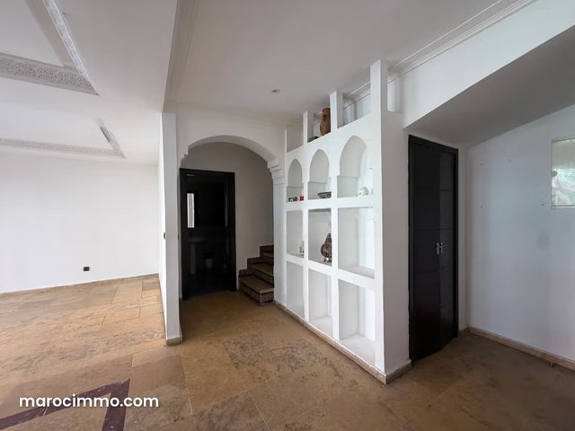 Find an apartment to buy in Majorelle. 4 large bedrooms. With elevator, balcony — 5