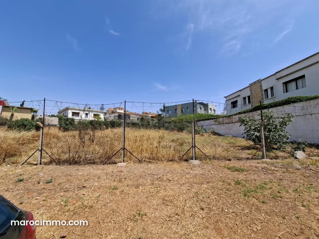 Terrain à bâtir de 919 m² à Californie, Casablanca : belle opportunité — Casablanca