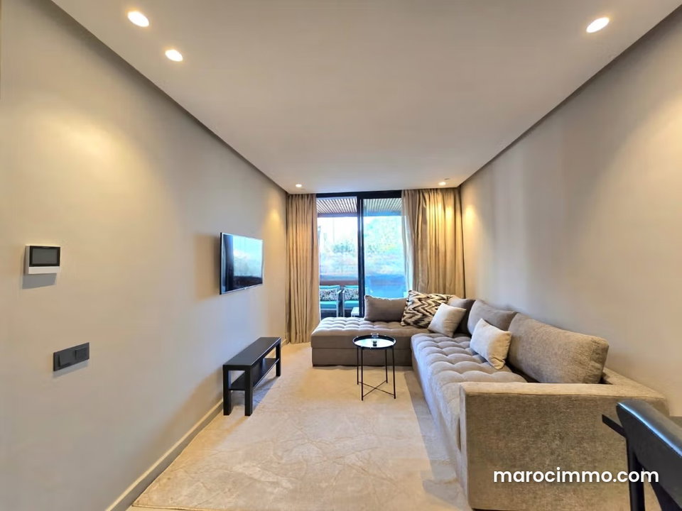 Studio meublé neuf, terrasse 10m², Oasis