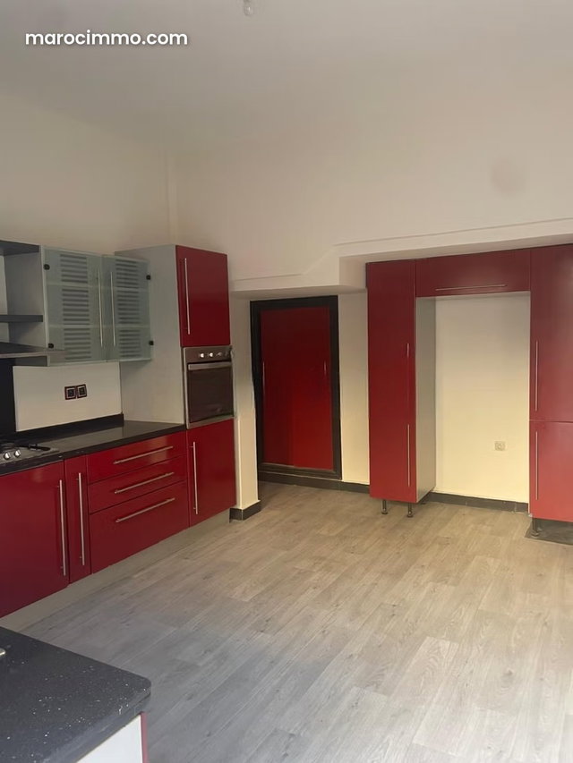 Villa de luxe à louer à Guéliz. Superficie 300 m². Terrasse et jardin — 4