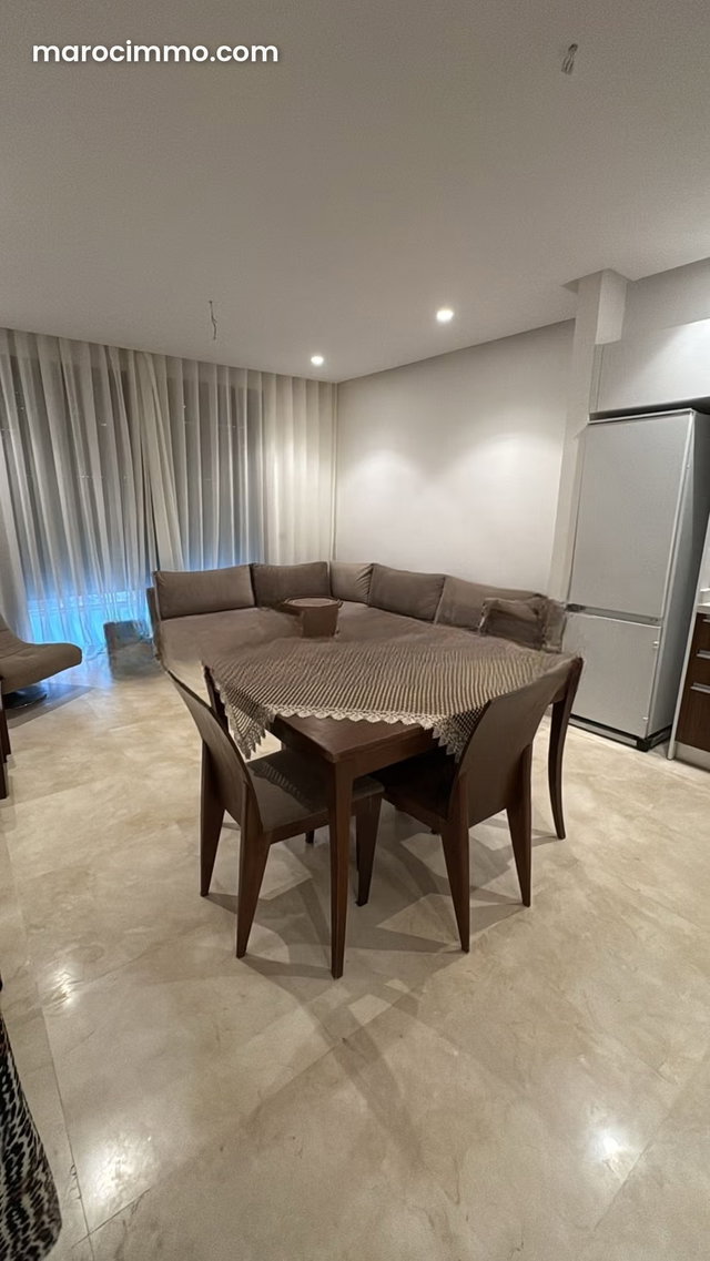 Un apt vide à louer — 3