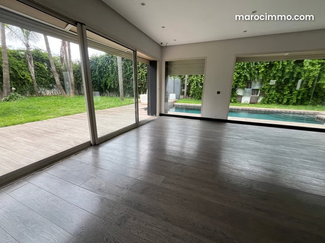 À louer – Superbe villa à Anfa, avec piscine et à 5 minutes à pied de la Corniche de Casablanca 5 chambres — 2