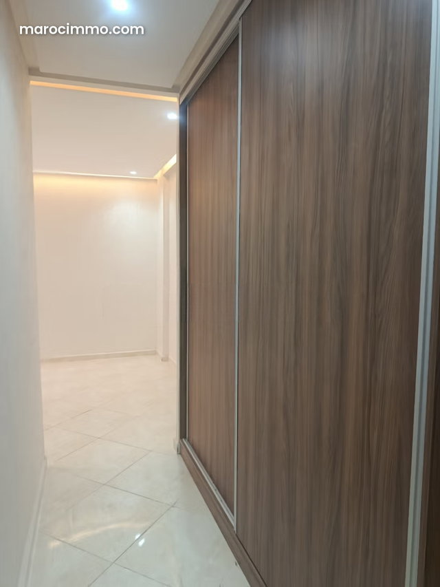 Vend appartement à Mhamid. Surface de 53 m². Salon traditionnel marocain, résidence sécurisée — 4