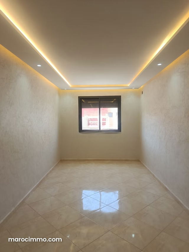 Vend appartement à Mhamid. Surface de 53 m². Salon traditionnel marocain, résidence sécurisée — Marrakech