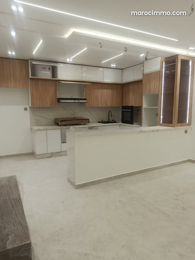 Bel appartement à vendre à Mhamid. Surface totale 130 m². Porte blindée et résidence sécurisée — 3