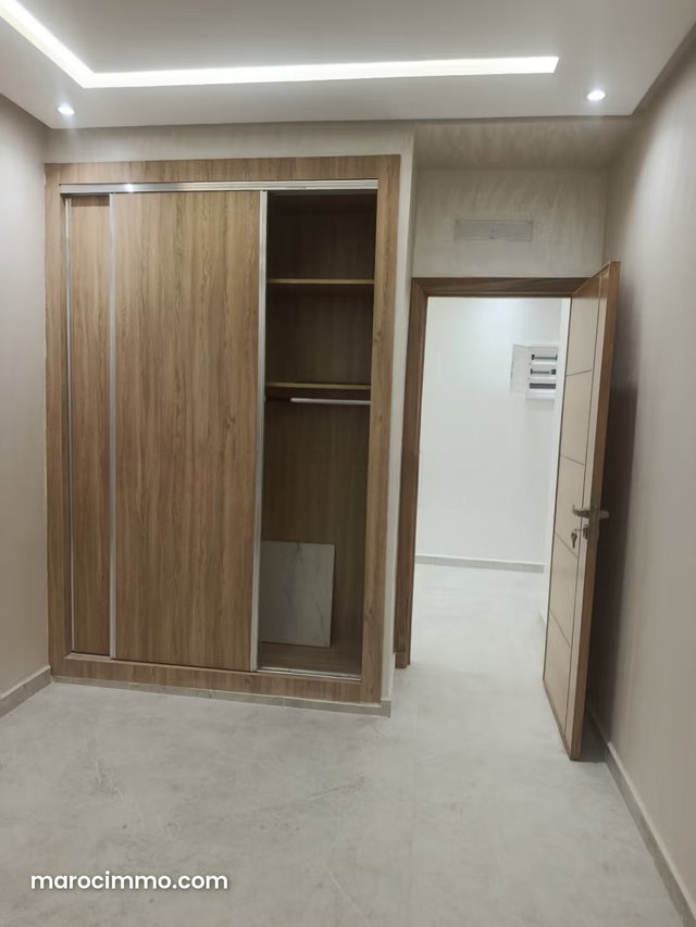 Bel appartement à vendre à Mhamid. Surface totale 130 m². Porte blindée et résidence sécurisée — 5