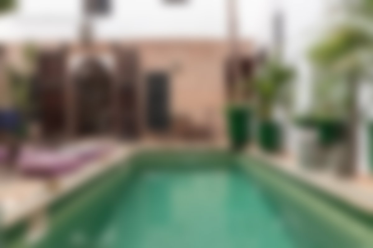 رياض راقٍ بسبع غرف للبيع في بن صالح مراكش