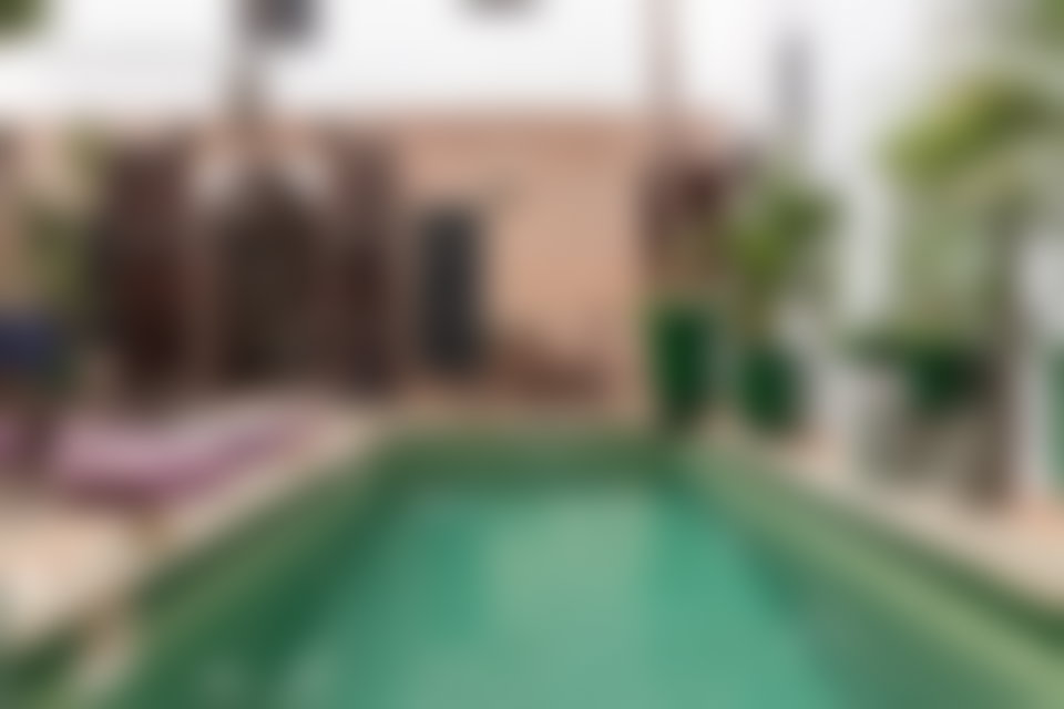 رياض راقٍ بسبع غرف للبيع في بن صالح مراكش