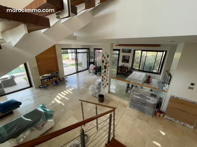 Superbe villa à louer à Ville Verte Vide 5 chambres agréables. Piscine et cheminée — 2