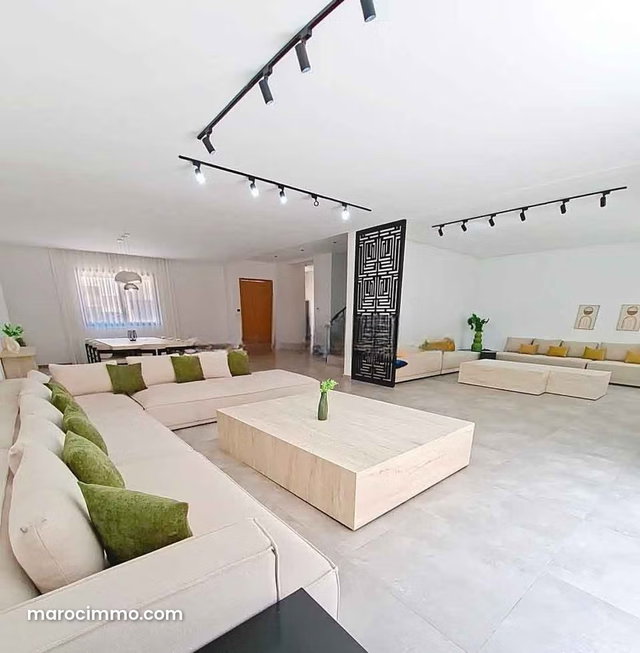 Villa Familiale avec volumes Généreux — 4