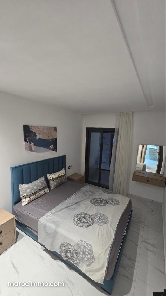Bel appartement en location à M'Diq. 2 belles chambres. Meublé — 4