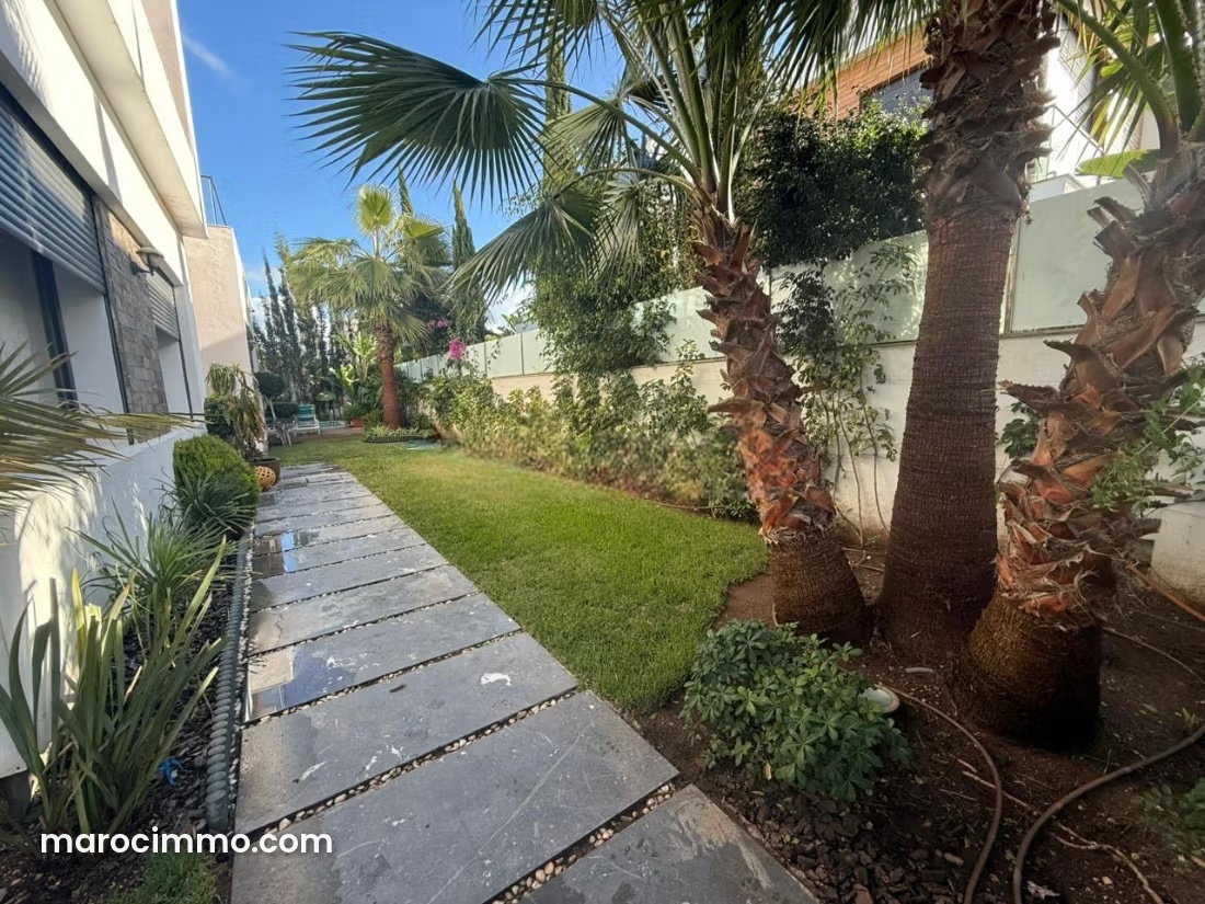 Villa avec piscine à la Ville Verte, Bouskoura — Bouskoura