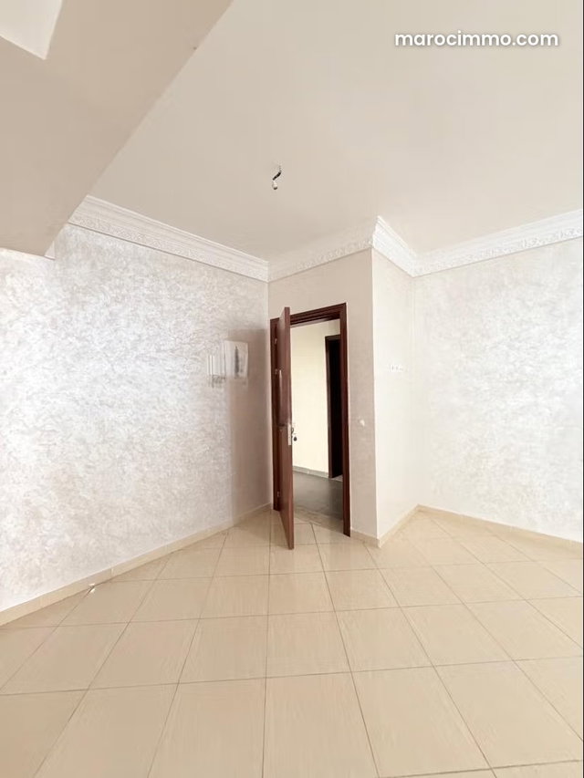 Superbe appartement à louer à Route Nationale Assilah. 2 chambres. Salon contemporain — 4
