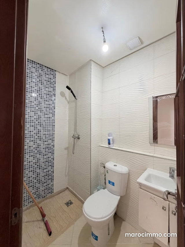 Superbe appartement à louer à Route Nationale Assilah. 2 chambres. Salon contemporain — 3