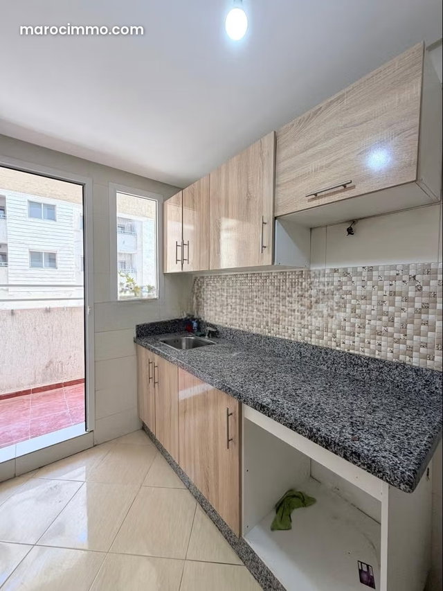 Superbe appartement à louer à Route Nationale Assilah. 2 chambres. Salon contemporain — 5