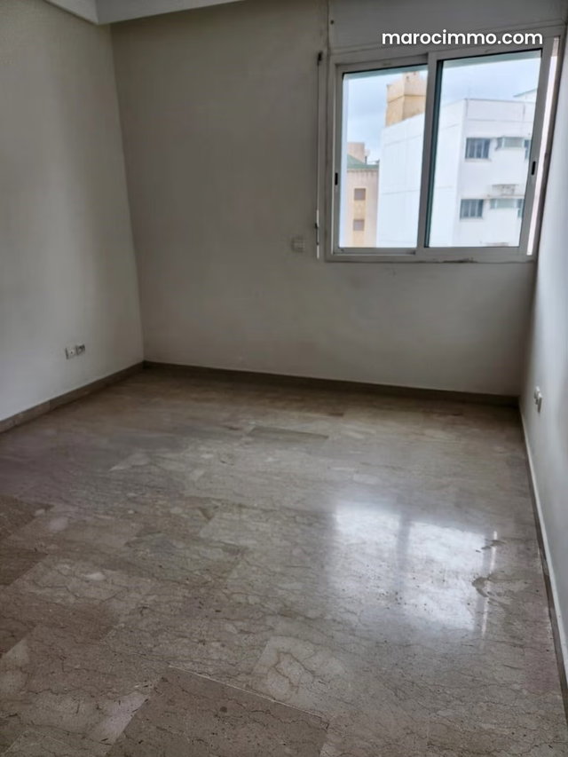 Studio loft vide 30m2 à mers sultan 2pas tramway — 2