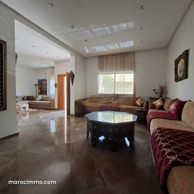 Villa à Vendre de 200.0 m² à Casablanca, Oulfa — 3
