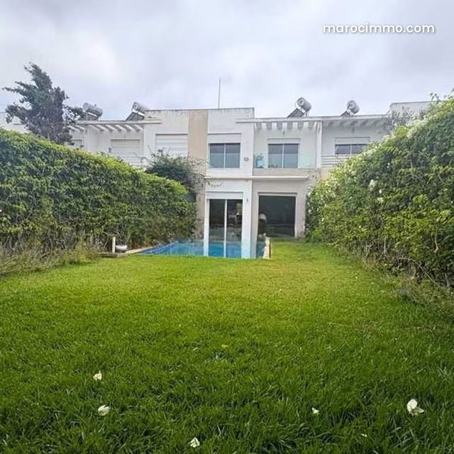 Villa à Louer de 223.0 m² à Sidi Rahal, Hay Charaf — Sidi Rahal