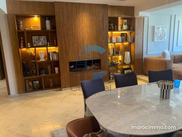 Appartement familial meublé de 190 m² à louer – De — 3