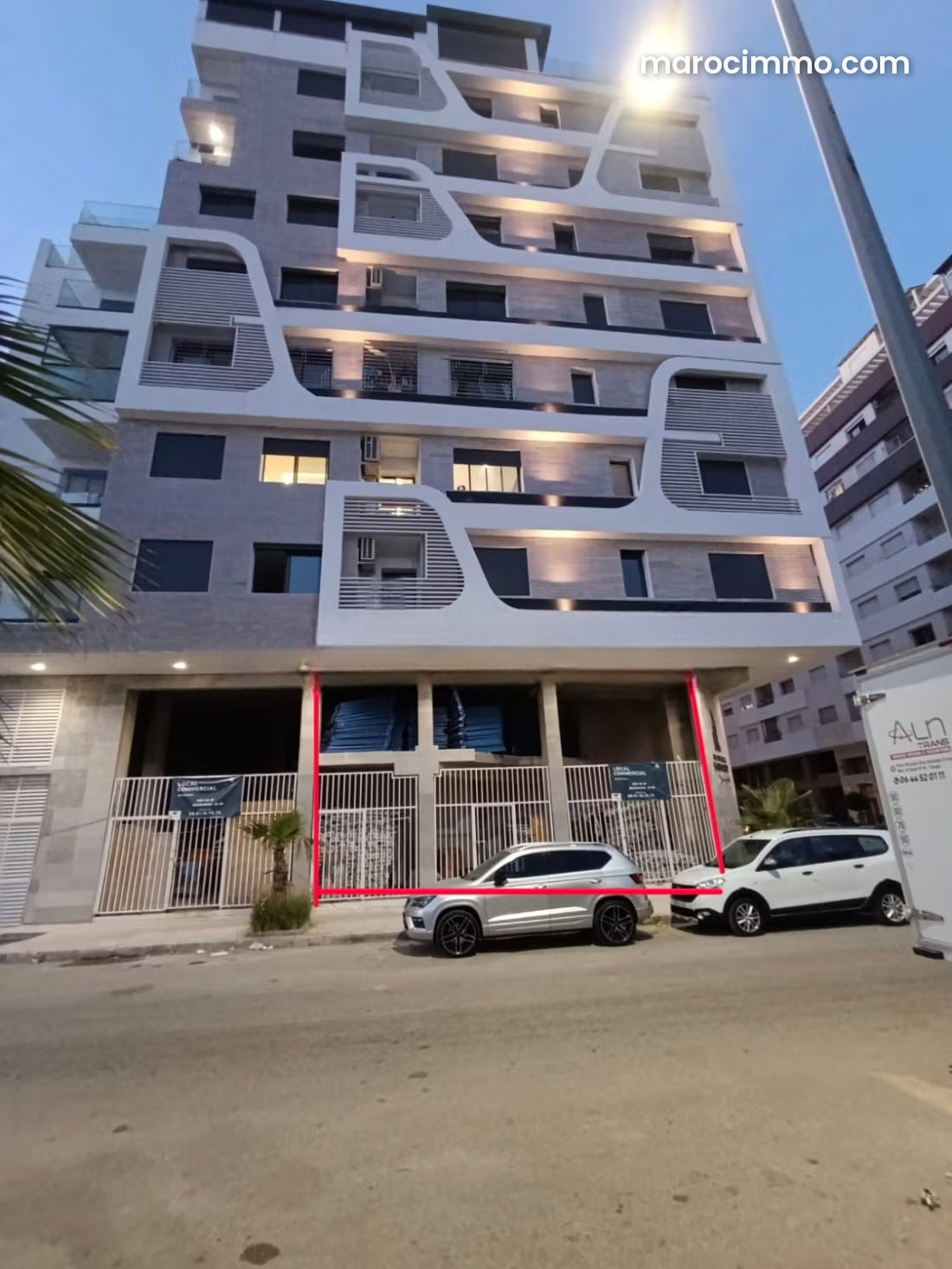 محل تجاري جاهز للكراء بالحي الإداري في طنجة — طنجة