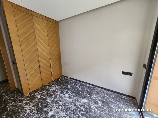 Location Longue durée residence avec piscine — 4