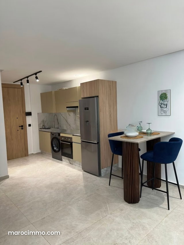 Loft-duplex neuf, jamais habité, entièrement meublé et équipé, situé dans une résidence neuve au cœur des Princesses. — 3