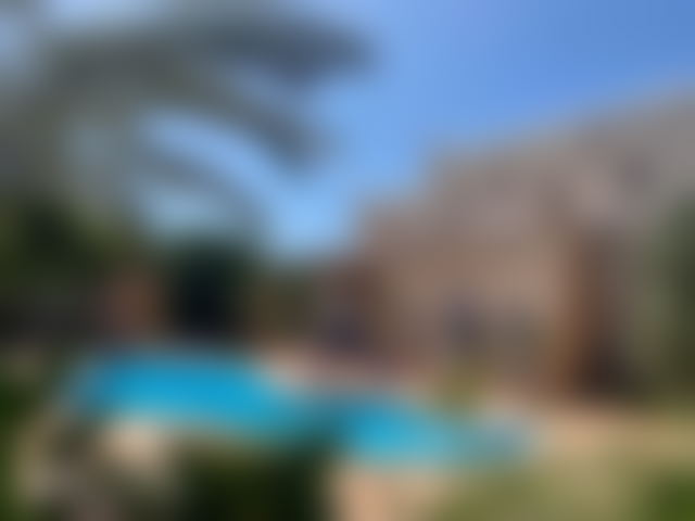 فيلا حجرية فسيحة للبيع بطريق الصويرة, سافي — الصويرة