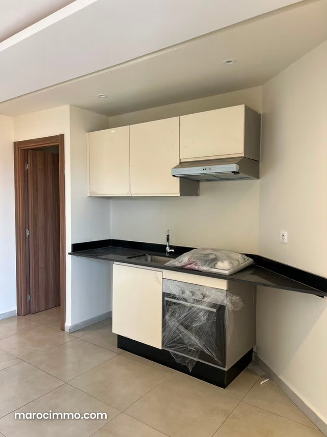 Studio for Sale 49m2 Near Train Station 3min Walk — 4