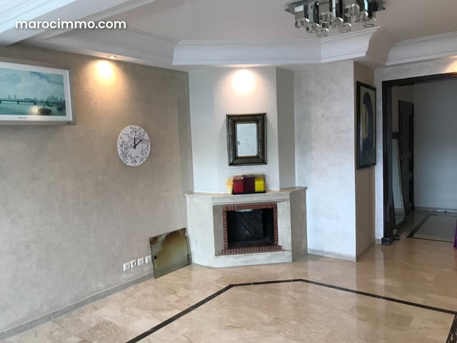 Appartement à louer à Val Fleury. 4 pièces. Service de concierge, cheminée — 2