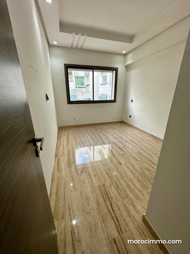 Appartement à louer à Belvédère. 1 Pièce. Ascenseur et terrasse — 3