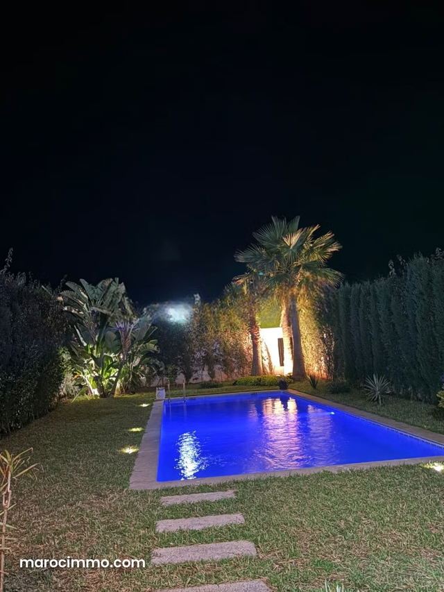 Location villa de luxe à Dar Bouazza. 5 pièces confortables. Bien meublé — Dar Bouazza