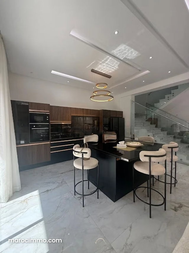 Très jolie villa bien meublée avec piscine — 3
