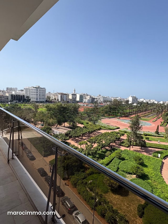 Penthouse à louer avec terrasse et vue parc quartier palmier — 2