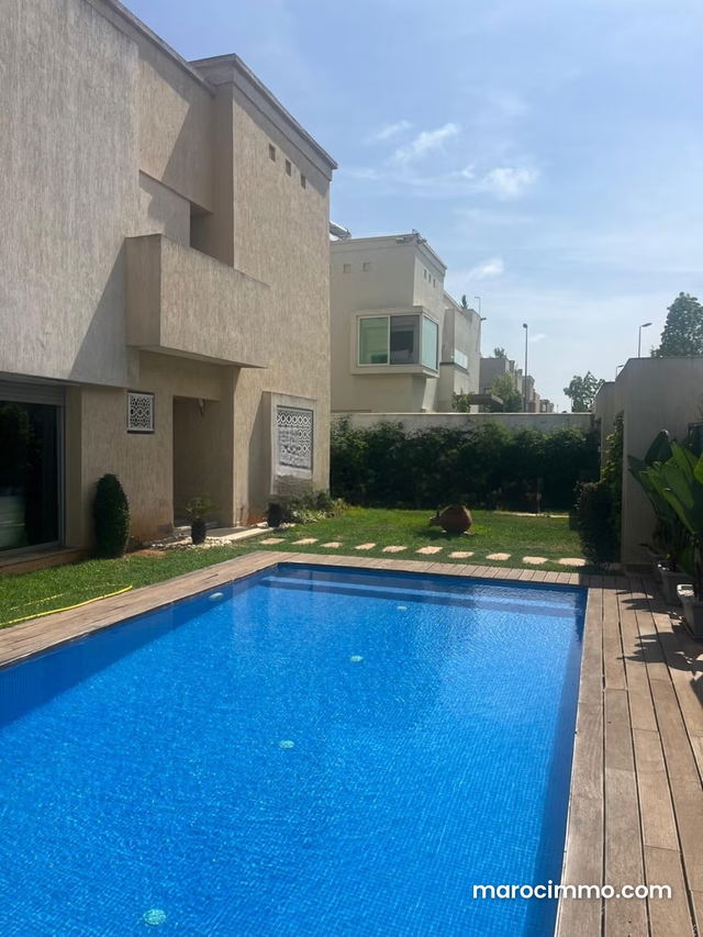 Somptueuse maison à vendre à Dar Bouazza. 6 pièces. Air conditionné et cheminée — Dar Bouazza