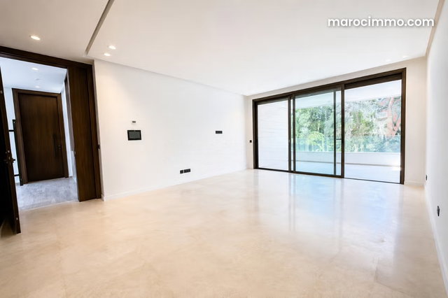 Luxurious Apartment in a High-End Residence — 2