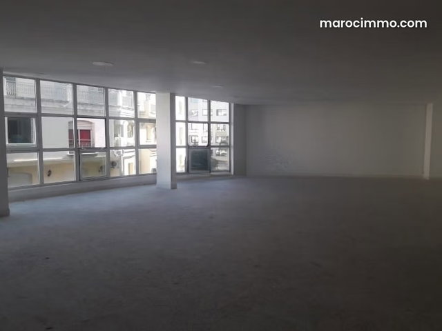Plateau de bureau à louer sur RACINE — 2