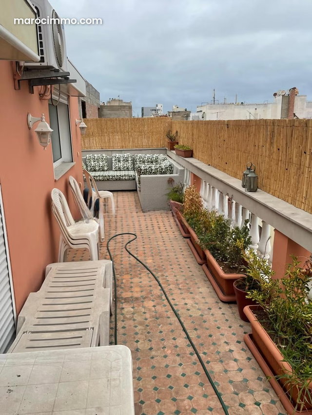 Meublé Moderne 3 chambres avec Terrasse de 45m² — 2