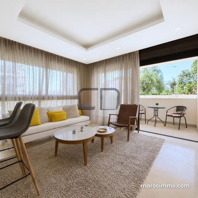 Studio meublé de 60 m² avec espace extérieur — Casablanca