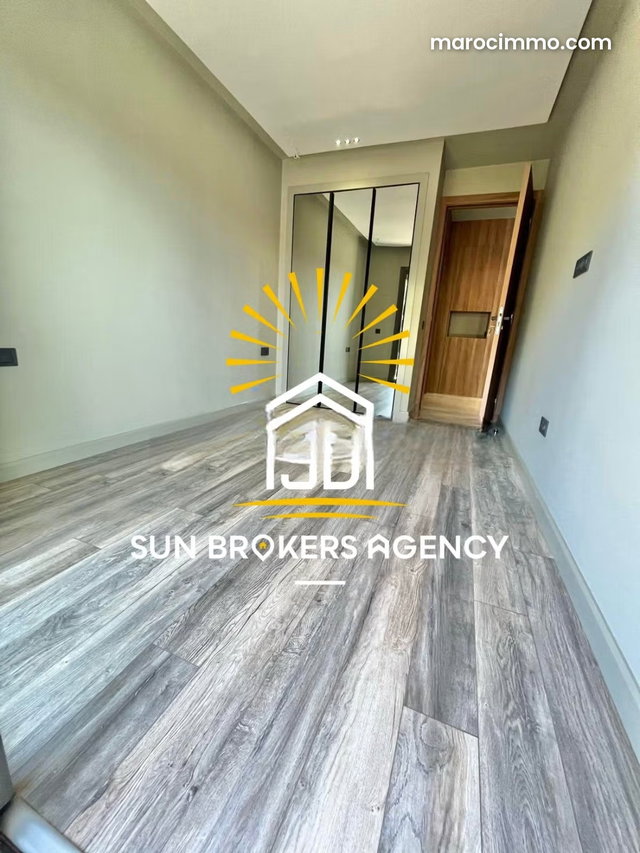 Louez cet appartement à Oasis. Surface totale 58 m². Porte blindée et chauffage central — 5