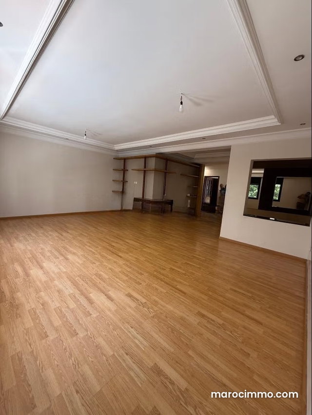 Appartement 4 chambre salon en location à Agdal. Surface totale 200 m². Avec garage et ascenseur — 3