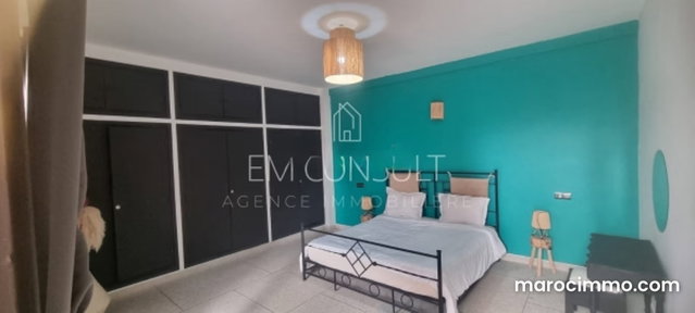 LOCATION behind train station 2 bedrooms furnished — 2