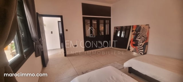 LOCATION behind train station 2 bedrooms furnished — 3