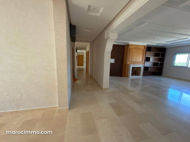 Appartement a louer complexe avec piscine — 2