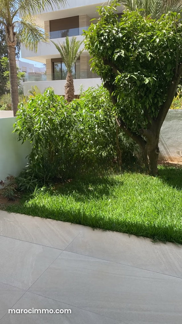 Apartment with Beautiful Garden at the Orangery — 2